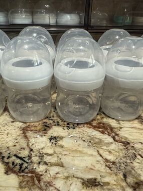 Philips Avent Natural 4 oz bottles